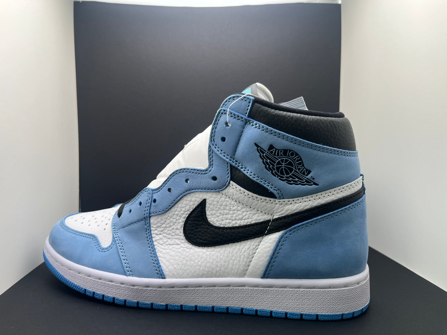 Air Jordan 1 retro High OG x University Blue