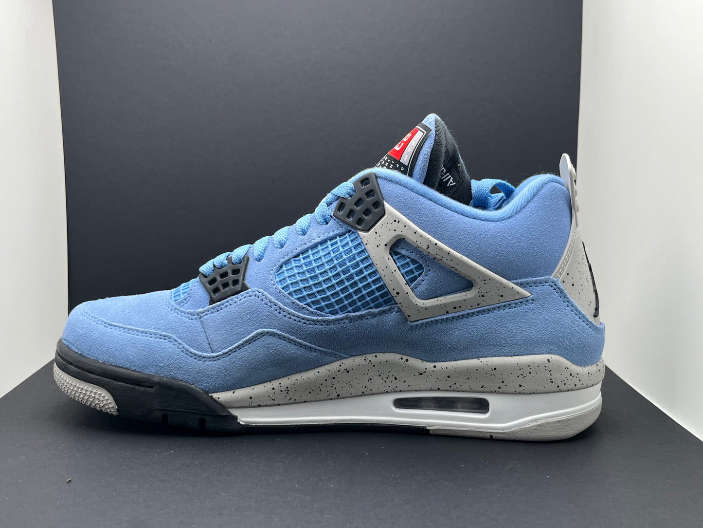 Air Jordan 4 retro x UNC