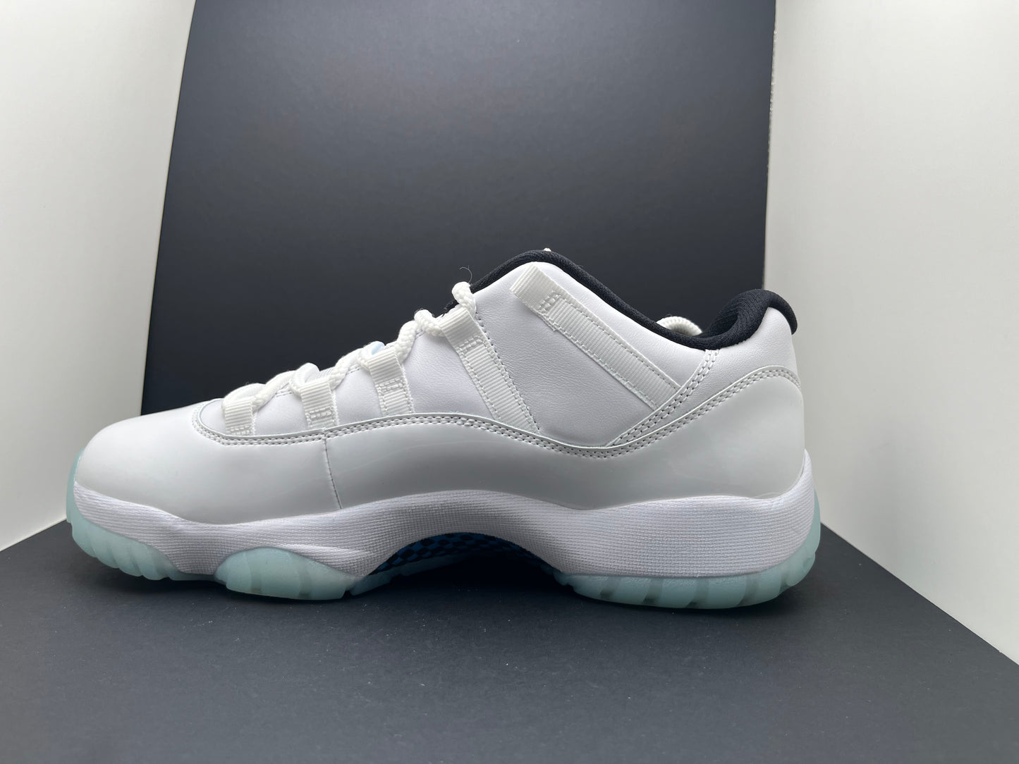 Air Jordan 11 retro low x Legend Blue