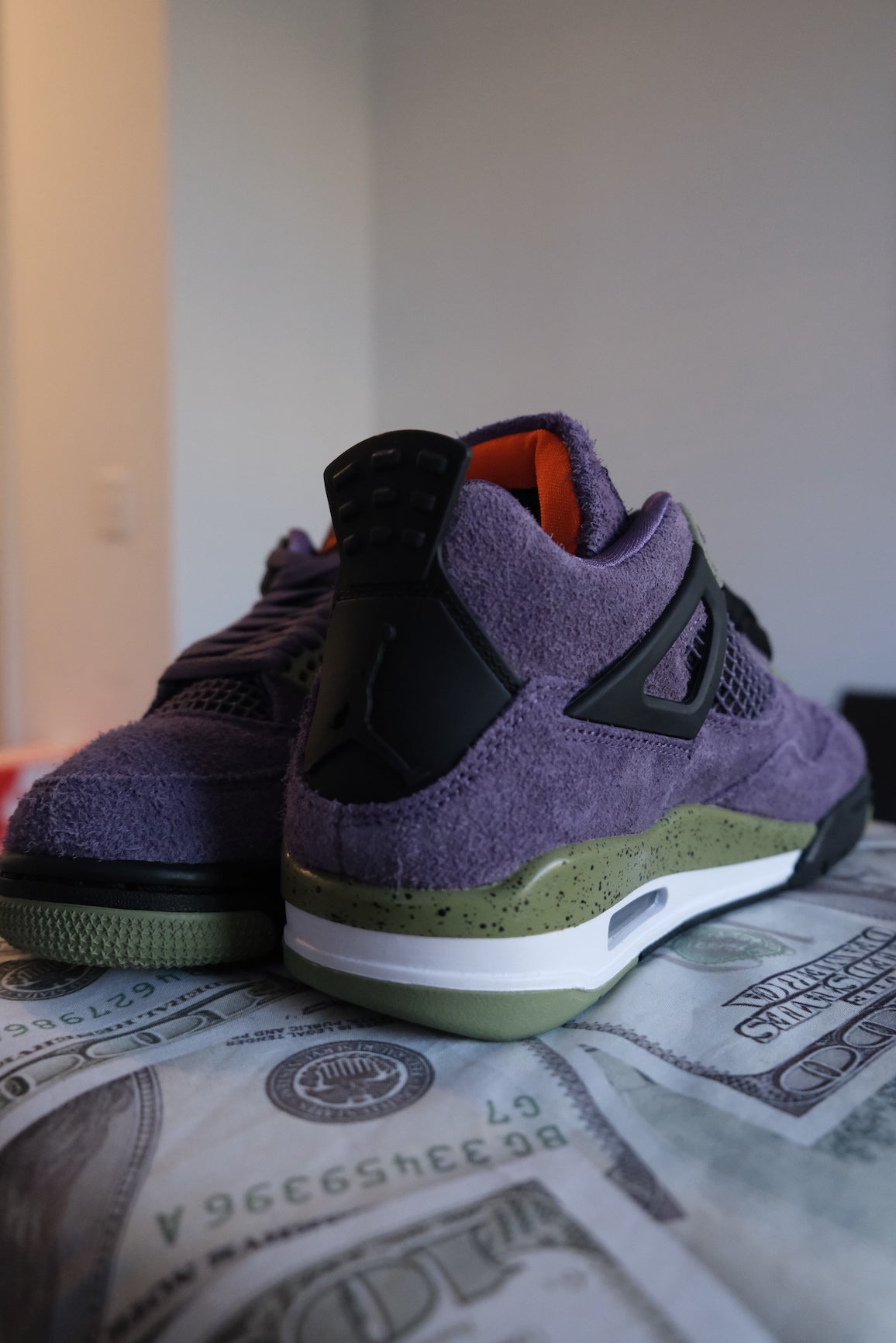 Air Jordan 4 Retro x Canyon Purple (W)